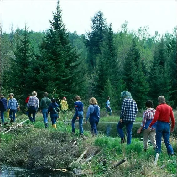 thumbnail for publication: Enhancing Natural Resource Programs with Field Trips